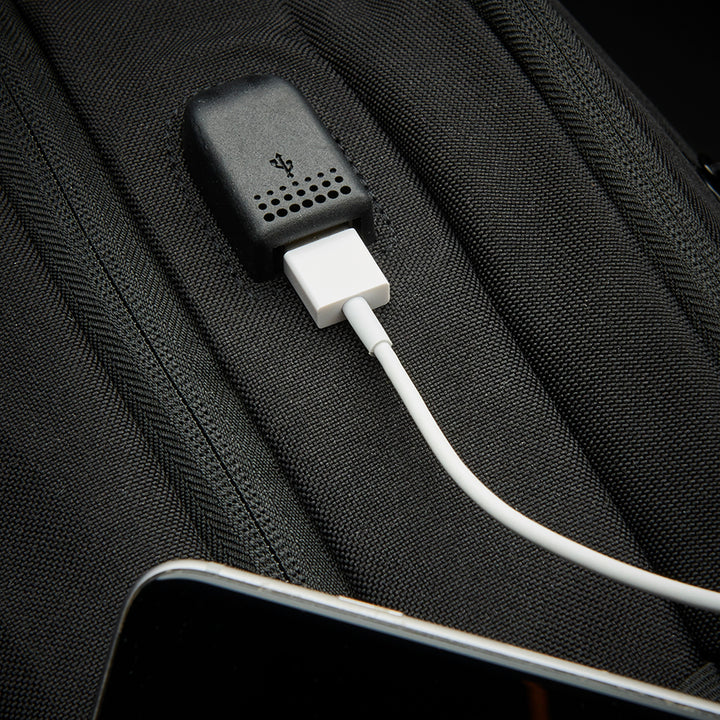 Re:define backpack in #color_black