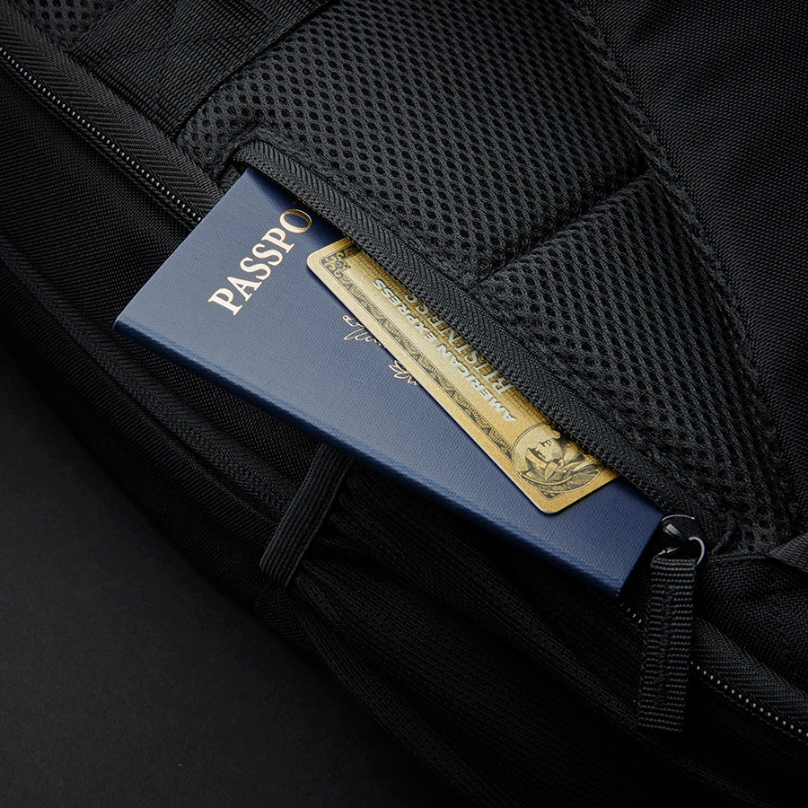 Re:define backpack in #color_black