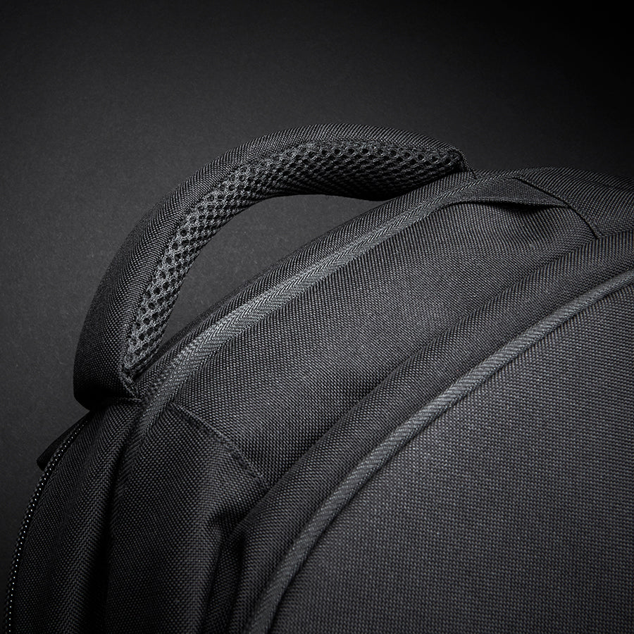 Re:define backpack in #color_black