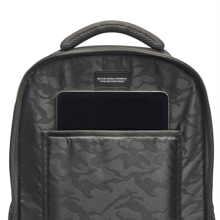 Re:define backpack in #color_black