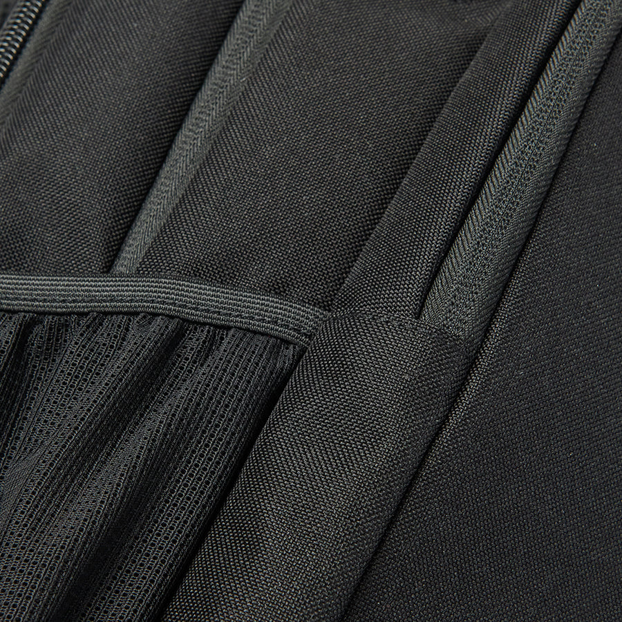 Re:define backpack in #color_black